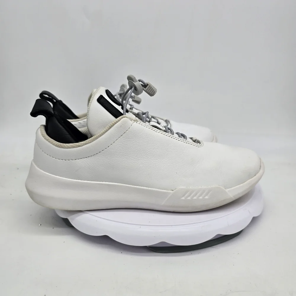 K-Swiss swiss shoe
